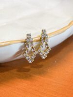 Brinco Triangulo Cravejado - Imagem 2