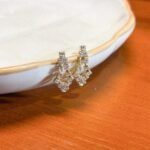 Brinco Triangulo Cravejado