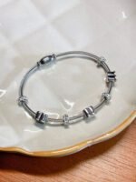 Bracelete Corações Pedras Brilhantes em Aço Inox - Imagem 2