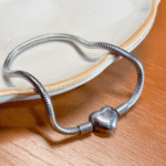 Pulseira Pandora Fecho Coração em Aço Inoxidável