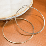 Argola Achatada Folheada a Ouro