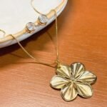 Conjunto Folheado Flor com Ponto de Luz