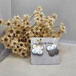 Brinco Trevo Liso em Aço Inox