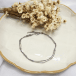 Pulseira Feminina em Aço Inox Prateada 3 Fios com Esferas Minimalista - Imagem 2