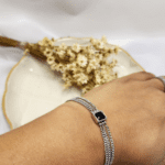 Pulseira Feminina Aço Inox 3 Correntes com Pedra Preta Quadrada Elegante