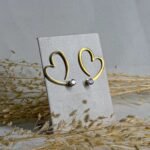 Brinco Dourado Em Aço Inox Formato De Coração Delicado Manuela