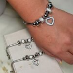 Pulseira Feminina Berloque Em Aço Inoxidável Prata Cravejada Detalhe Coração Lia - Imagem 5