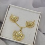 CONJUNTO LEQUE PÉROLA FOLHEADO A OURO